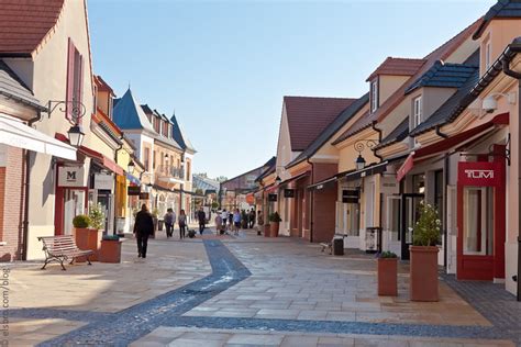 vallee village outlet 法国